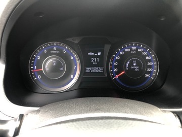 Hyundai i40 Kombi 1.6 GDI 135KM 2013 HYUNDAI I40 1.6 GDI XENON PARKTRONIC KLIMATRONIC GRZANE FOTELE ALU 18 HAK, zdjęcie 17