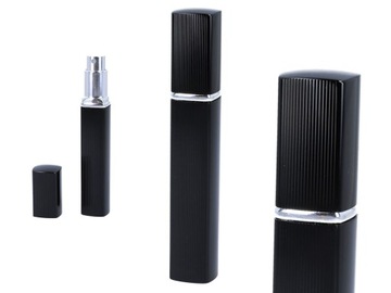 Флакон-атомайзер – гофроконтейнер для черных дорожных духов.