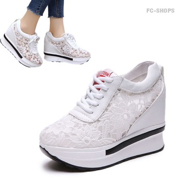 BIALY SNEAKERSY Z KORONKĄ NA KOTURNIE CNF78 - 39