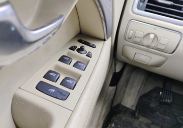 Volvo V70 III Kombi Facelifting 2.0 D3 DRIVE-E 150KM 2015 Volvo V70 2015r 2.0 Diesel. Uszkodzony lewy tyl. Jezdzi. 2.0 Diesel 150KM, zdjęcie 9