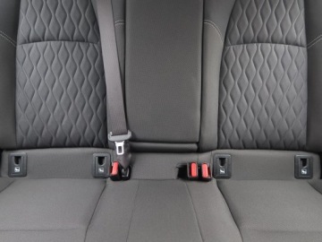 Toyota Corolla XII Sedan 1.8 Hybrid 122KM 2022 Toyota Corolla 1.8 Hybrid, Salon Polska, zdjęcie 9