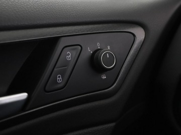 Volkswagen Golf VII GTD Variant Facelifting 2.0 TDI-CR BMT 184KM 2017 Volkswagen Golf GTD 184KM PDC grzane fotele, zdjęcie 28