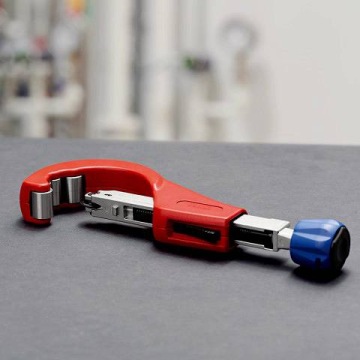 Труборез 6–76 мм TubiX XL KNIPEX 90 31 03 BK