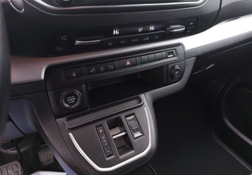 Peugeot Traveller Compact Elektryczny 50 kWh 136KM 2023 Peugeot Traveller Long Vip (75 kWh) 11kW RiA Spoticar Elektryczny 136KM, zdjęcie 12