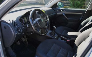 Skoda Octavia II Kombi 1.6 TDI CR DPF 105KM 2011 Skoda Octavia 2011r, 1.6 TDI 105KM, 2 Komplety kol, Bogate wyposazenie, zdjęcie 4