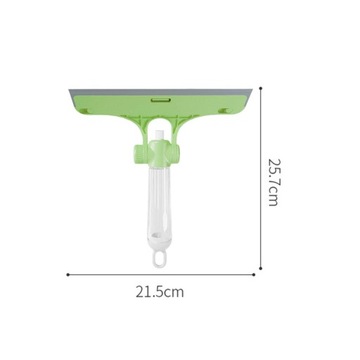 Зеленый скребок для мытья окон.
