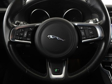 Jaguar XF II Sportbrake 2.0 i4D 180KM 2019 Jaguar XF 20d Automat R-Sport AWD Navi Tempomat, zdjęcie 20