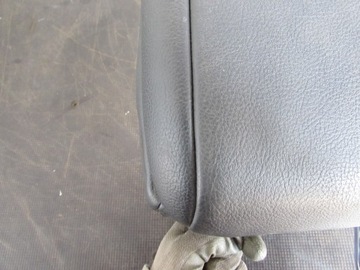 Правая передняя подголовника Peugeot 508 и 10-17R