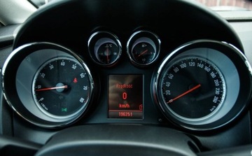 Opel Astra J Sports Tourer 1.4 Turbo ECOTEC 140KM 2011 Opel Astra 1.4T 140KM Led Xenon PDC Climatronic serwis ASO Alu 1.4 Benzyna, zdjęcie 19