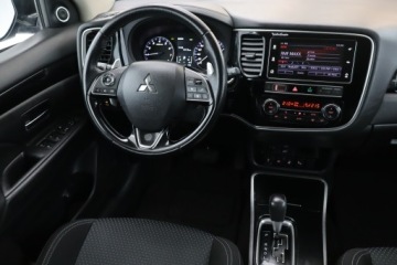 Mitsubishi Outlander III SUV Facelifting 2017 2.0 150KM 2018 Mitsubishi Outlander 2.0, Salon Polska, zdjęcie 6