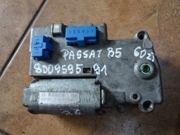PASSAT B5 SILNICZEK SZYBERDACHU 8D0959591