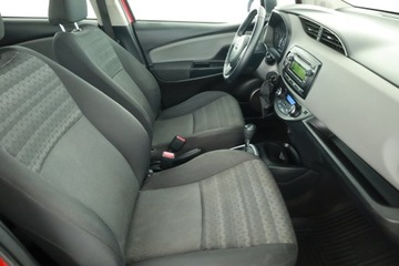 Toyota Yaris III Hatchback 5d Facelifting Hybrid 100KM 2016 Toyota Yaris 1.5 Hybrid, Salon Polska, Automat, zdjęcie 6