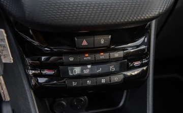 Peugeot 2008 I SUV 1.2 PureTech 110KM 2015 Peugeot 2008 1.2 i 110KM Allure SKora LEdy Navi ALu Pdc Full Serwis Gwaran, zdjęcie 21