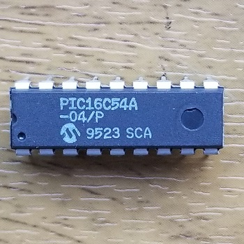 PIC16C54A-04/P - mikrokontroler 8bit, 512B, 25B, 20MHz