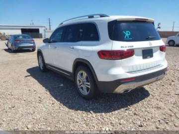 Mercedes GLB 2021 Mercedes-Benz GLB 250, 2021r., 2.0L 2.0 Benzyna 221KM, zdjęcie 3