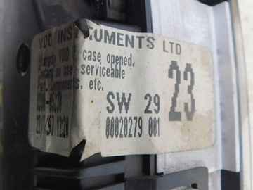 AVENSIS T22 1.6B PŘÍSTROJOVÁ DESKA BUDÍKY TACHOMETR 83800-05230