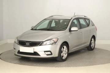 Kia Ceed I SW Facelifting 1.4 DOHC CVVT 90KM 2012 Kia Ceed 1.4 CVVT, Navi, Klima, Klimatronic, zdjęcie 1