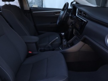 Toyota Corolla XI Sedan 1.6 Valvematic 132KM 2016 Toyota Corolla 1.6 Valvematic, Salon Polska, zdjęcie 8