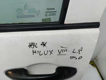 TOYOTA HILUX VIII 8 DVEŘE LEVÝ PŘEDNÍ BÍLÝ 040
