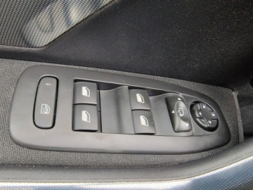 Peugeot 2008 I SUV 1.6 VTi 120KM 2014 Peugeot 2008 1.6 Benzyna Active Ledy Klima Isofix, zdjęcie 37