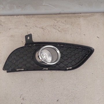 MERCEDES B TŘÍDA W246 MŘÍŽKA HALOGEN PRAVÝ KPL