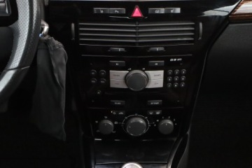 Opel Astra H Cabrio 1.9 CDTI 150KM 2007 Opel Astra 1.9 CDTI, Klima,ALU, El. szyby, zdjęcie 12