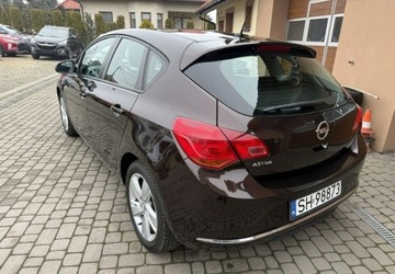 Opel Astra J Hatchback 5d Facelifting 1.6 Twinport ECOTEC 115KM 2013 Opel Astra 1,6 116KM Klimatyzacja Krajowy Serwisowany 1.6 Benzyna 115KM, zdjęcie 7