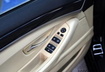 BMW Seria 5 F10-F11 Touring 520d 184KM 2012 BMW Seria 5 Kombi_HAK_Skory_Podgrzewane fotele_Nawigacja_ 2.0 Diesel 184KM, zdjęcie 13