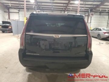Cadillac Escalade III 2015 Cadillac Escalade _LUXURY_4x4_6.2 L_2015r 6.2 Benzyna 420KM, zdjęcie 5