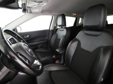 Jeep Compass II SUV Plug-In 1.3 T4 190KM 2020 Jeep Compass 1.3T4 4xe PHEV Limited Nawigacja, zdjęcie 12