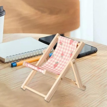 Складная деревянная подставка для куклы.