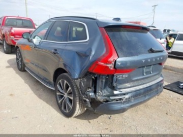 Volvo XC60 II 2022 Volvo XC 60 B5 Momentum 2022 2.0L 2.0 Benzyna 247KM, zdjęcie 3