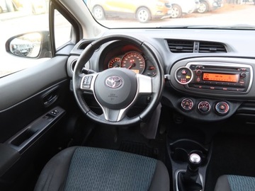 Toyota Yaris III Hatchback 5d 1.0 VVT-i 69KM 2011 Toyota Yaris 1.0 VVT-i, Salon Polska, Serwis ASO, zdjęcie 6