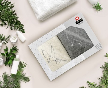 Набор 2х хлопковых банных полотенец размером 70х140 в подарок в коробке.