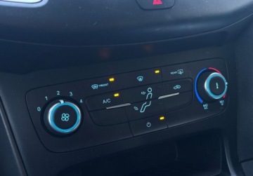 Ford Focus III Kombi Facelifting 1.5 EcoBoost 150KM 2017 Ford Focus 1.5 EcoBoost 150KM SYNC EDITION SalonPL Grzana szyba czujniki, zdjęcie 11