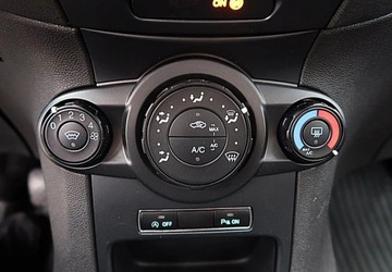 Ford Fiesta VII Hatchback 3d Facelifting 1.0 EcoBoost 100KM 2017 Ford Fiesta 1,0 turbo (100KM) klima, pdc, komputer Benzyna 100KM, zdjęcie 11