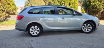 Opel Astra J Sports Tourer Facelifting 1.4 Turbo ECOTEC 140KM 2013 Opel Astra 1,4 TURBO 140KM Led Super Stan Oplaty 1.4 Benzyna 140KM, zdjęcie 13
