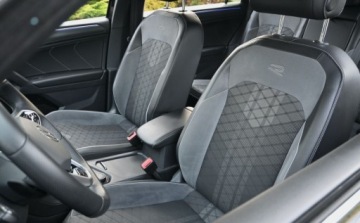 Volkswagen Tiguan II SUV Facelifting 2.0 TDI 200KM 2022 Volkswagen Tiguan 2,0 TDI 200 KM 4x4 R-LINE HEDA UP MATRIX Kamera 360 Nawi, zdjęcie 15