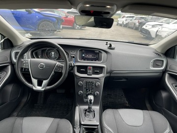 Volvo V40 II Hatchback Facelifting 2.0 D2 120KM 2019 Volvo V40 D2 Momentum Automat Parktronik Skóra, zdjęcie 6