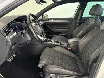 Volkswagen Passat B8 Limousine Facelifting 2.0 TDI SCR 150KM 2020 Volkswagen Passat 2.0TDI 150KM DSG R-Line Virtual LIFT Full LED VAT23 SSU, zdjęcie 19