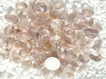 SZKLANE KAMYCZKI NERKI FI.2CM MIODOWE 60 SZT 350gr