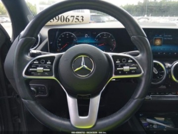 Mercedes GLA II 2021 Mercedes-Benz GLA 2021 MERCEDES-BENZ GLA 250 4MATIC 2.0 Benzyna 221KM, zdjęcie 18