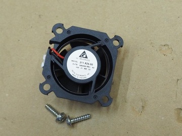 WENTYLATOR LAMPY PRZÓD W213 211.824-00