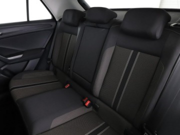 Volkswagen T-Roc I SUV 1.0 TSI 115KM 2018 Volkswagen T-Roc Style virtual PDC tempomat, zdjęcie 16
