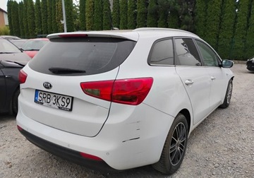 Kia Ceed II 2015 Kia Ceed 2015r, 1.6 CRDI. Uszkodzony prawy przod. Jezdzi. 1.6 Diesel, zdjęcie 2