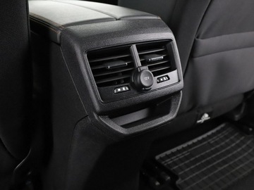 Peugeot 3008 II Crossover 1.5 BlueHDI 130KM 2019 Peugeot 3008 Niski przebieg Virtual Navi Czujniki, zdjęcie 37