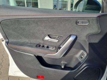 Mercedes CLA C118/X118 Coupe Facelifting 1.3 200 163KM 2024 Mercedes-Benz CLA 200 AMG Line / Kamery 360 / Mult, zdjęcie 16