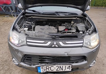Mitsubishi Outlander III 2013 Mitsubishi Outlander 2013r, 2.0 Benzyna. 4x4. AUTOMAT Uszkodzony tyl i lek, zdjęcie 4