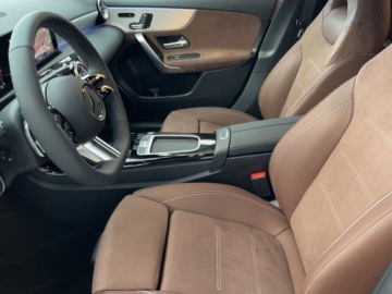 Mercedes Klasa A W177/V177 Hatchback Facelifting 2.0 220 190KM 2025 A Klasa 220 4-Matic AMG Line 2.0 (190KM) 2025, zdjęcie 5