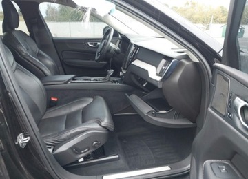 Volvo XC60 II 2021 Volvo XC 60 2021, T5 Inscription, 2.0L, od ubezpieczalni 2.0 Benzyna 253KM, zdjęcie 10